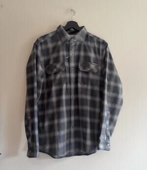 Eddie Bauer Flannel Shirt Mens Medium Gray Plaid Long Sleeve Button Up NWOT